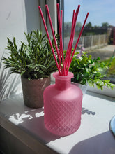 Load image into Gallery viewer, GEO Pink Reed Diffuser 200ml