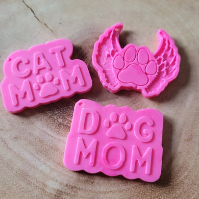 Cat/Dog Mom