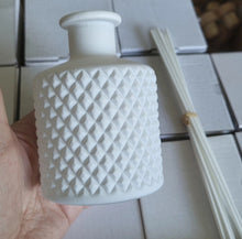 Load image into Gallery viewer, GEO Reed Diffuser Bottle